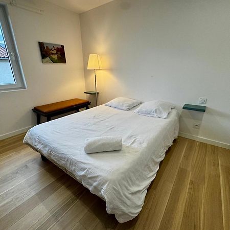 Chambre Privee Climatisee Avec Salle De Bains Partagee-Le Sapin Genay (Rhone) Ngoại thất bức ảnh