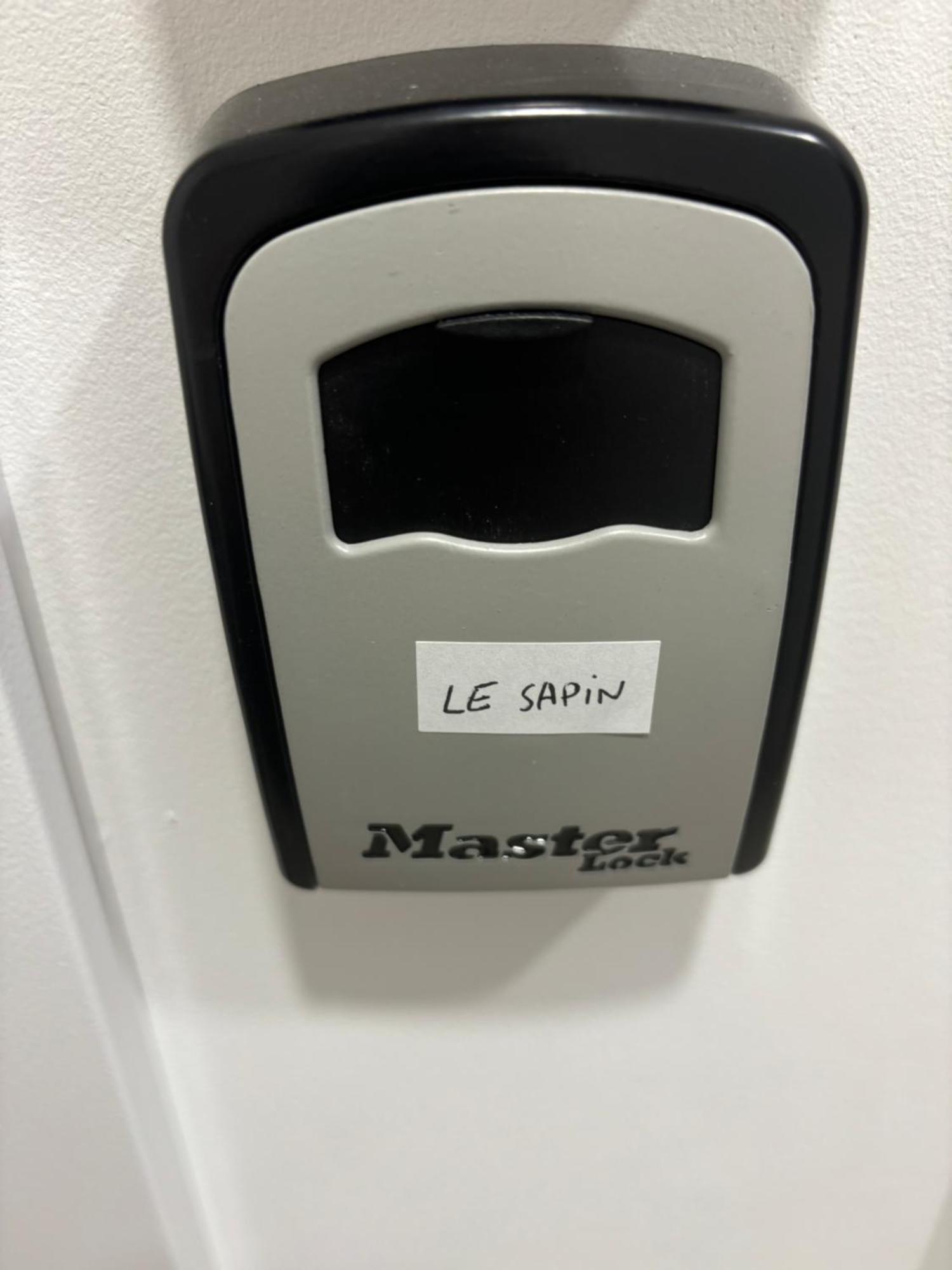 Chambre Privee Climatisee Avec Salle De Bains Partagee-Le Sapin Genay (Rhone) Ngoại thất bức ảnh