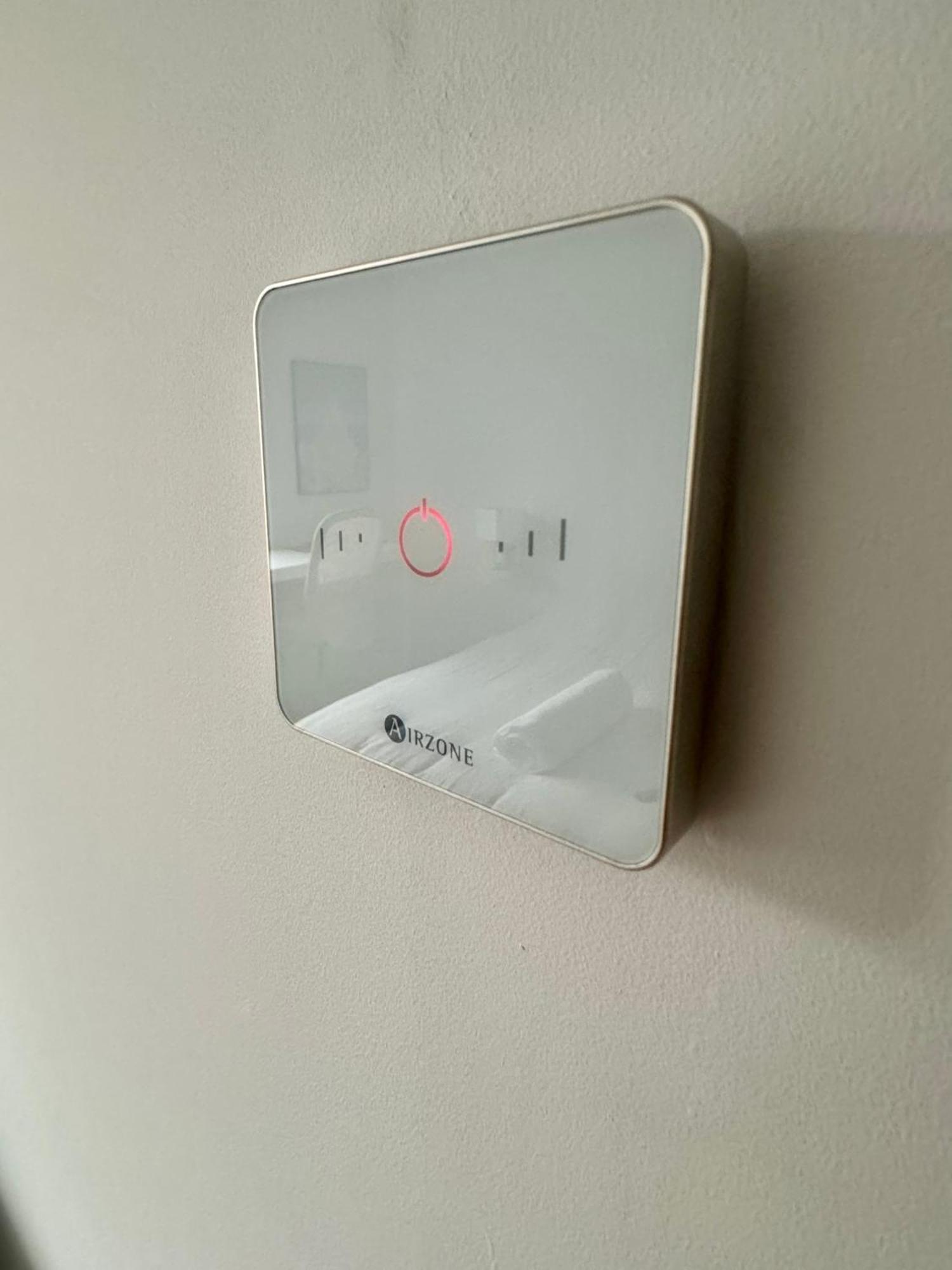 Chambre Privee Climatisee Avec Salle De Bains Partagee-Le Sapin Genay (Rhone) Ngoại thất bức ảnh