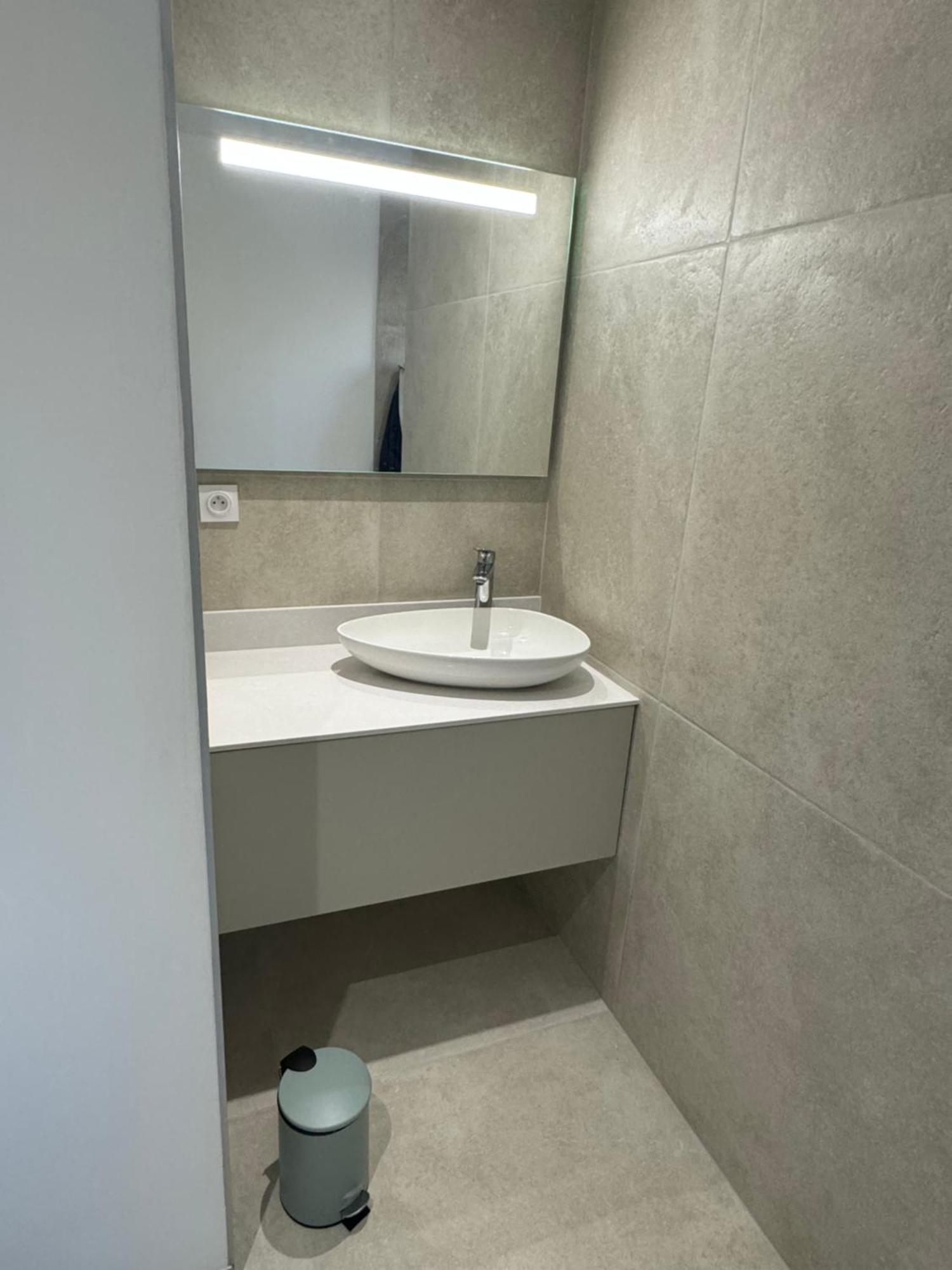 Chambre Privee Climatisee Avec Salle De Bains Partagee-Le Sapin Genay (Rhone) Ngoại thất bức ảnh
