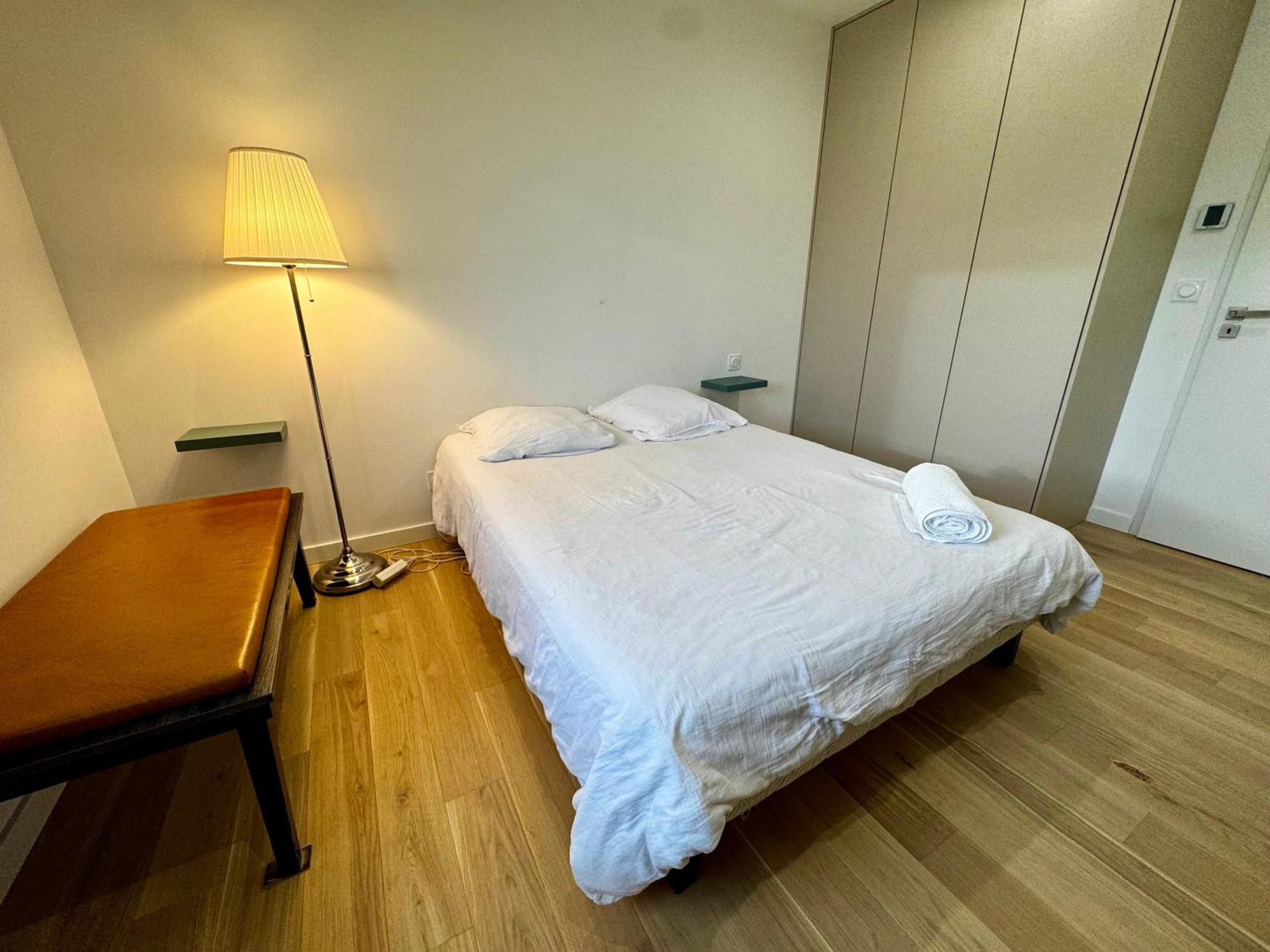 Chambre Privee Climatisee Avec Salle De Bains Partagee-Le Sapin Genay (Rhone) Ngoại thất bức ảnh