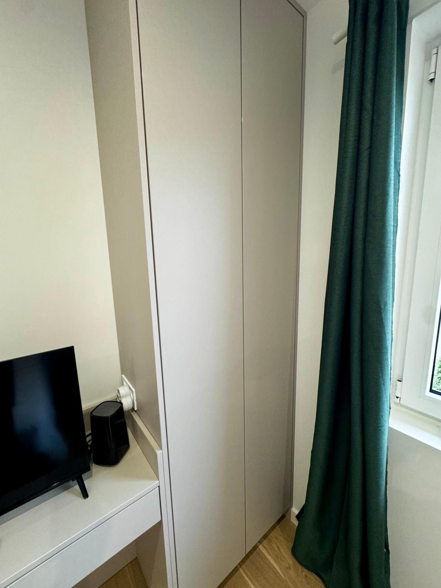 Chambre Privee Climatisee Avec Salle De Bains Partagee-Le Sapin Genay (Rhone) Ngoại thất bức ảnh